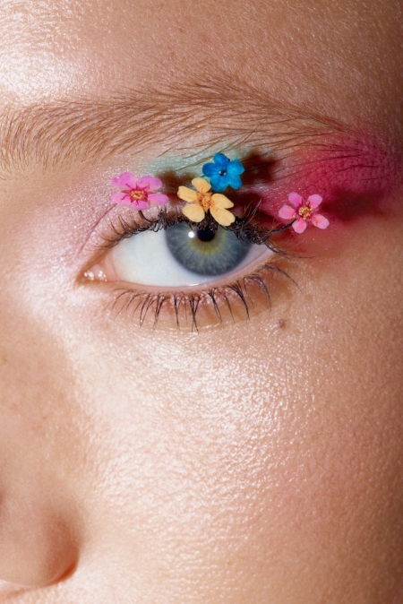 Pop bloom beauty a graphic flash beauty series by laia benavides